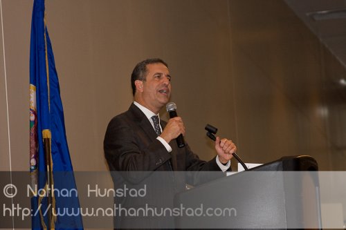 Russ_Feingold_2008-10-05_IMG_2235